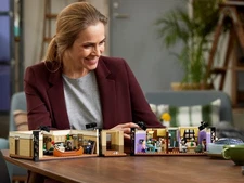 Brand NEW Creator Expert The Friends Apartments (10292) - Shipping From USA