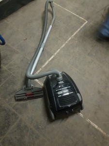 AEG VX6 Bodenstaubsauger - Black Recycled, 800W