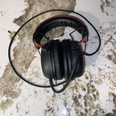 HyperX Cloud II   Gaming-Headset (schwarz-rot) Gebraucht Zustand Ok Funktioniert