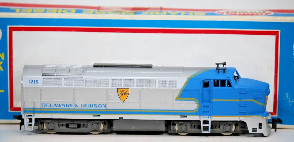 Model Power HO Scale D&H Delaware & Hudson Baldwin Sharknose Diesel Engine 1216 - Image 2 of 4