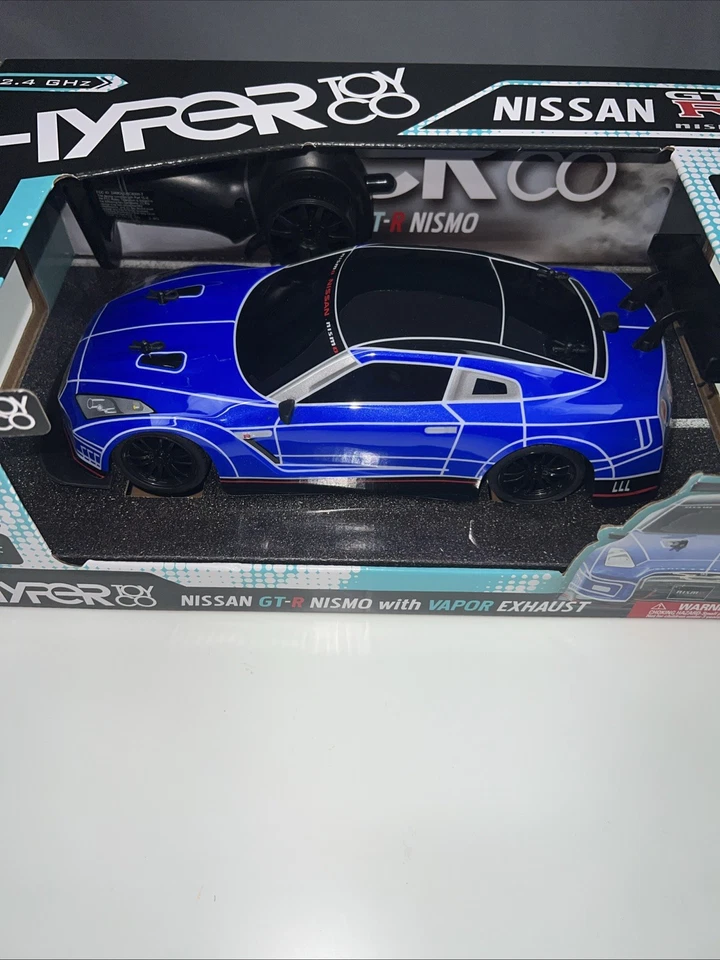 Hyper RC Nissan GTR LED/Vapor - RC Nissan GTR Rechargeable Car 1:16 Scale - Image 2 of 4