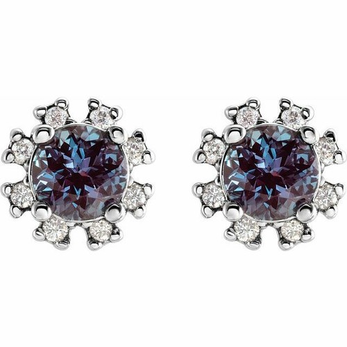 Pendientes de diamantes de alejandrita y 0,08 CTW creados por Chatham® en oro blanco de 14 K - Imagen 2 de 2