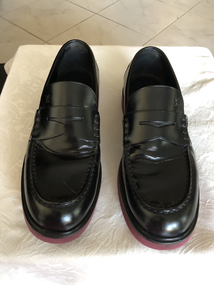 Authentic Louis Vuitton Mens Black Leather Slip On Loafer  display picture 1