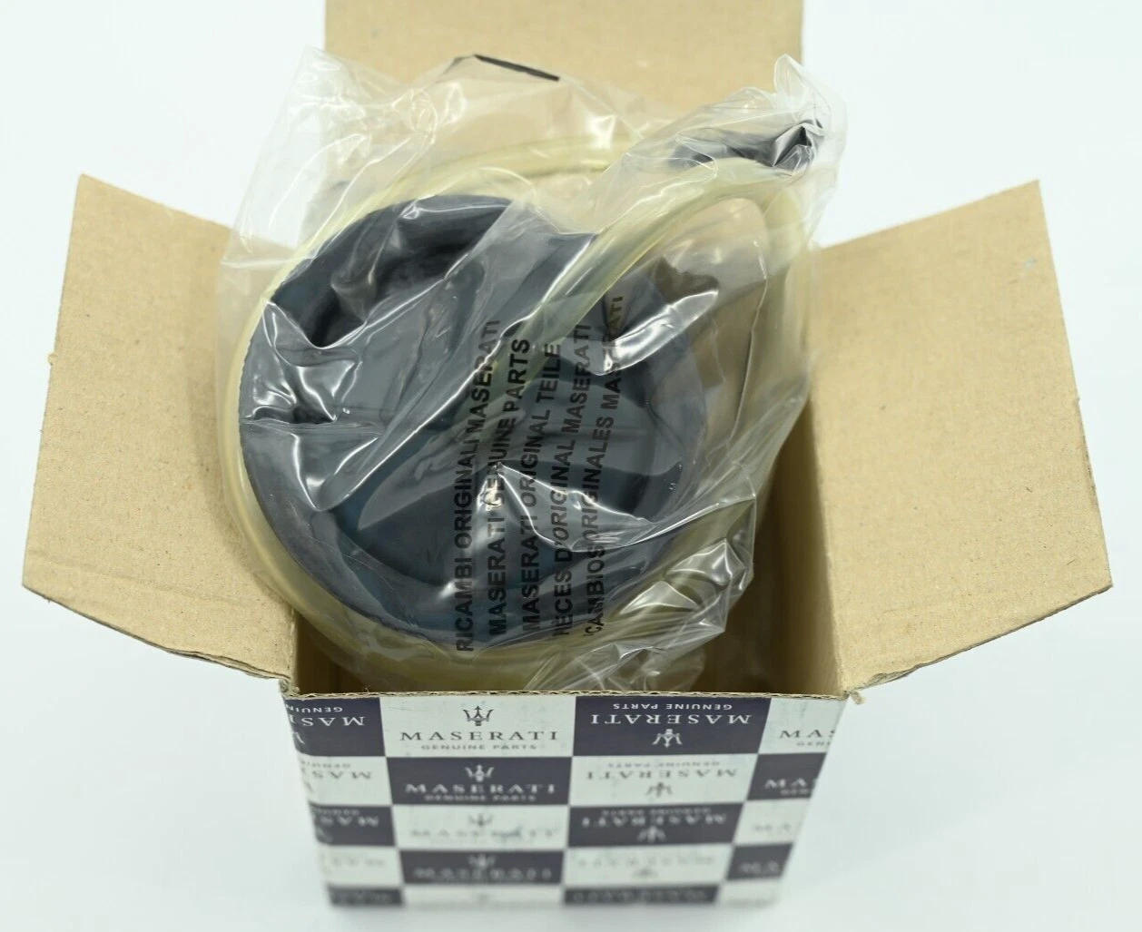 Manguera y tapa para Maserati Ghibli/Quattroporte (N/P 670008109)