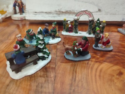 miniture christmas village 5 Piece Set Dogs, Entrance, Ice Skating, Friends Snow