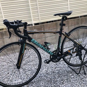 black bianchi road bike