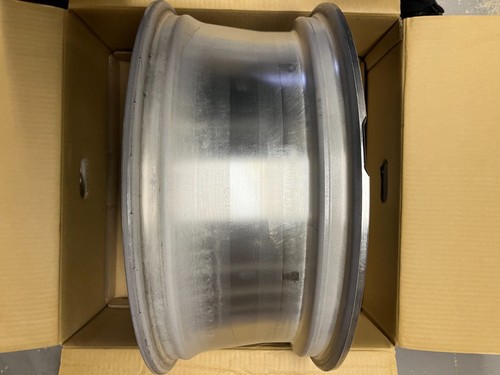 2019-2020 Acura MDX TECH model only Take off rim - Picture 2 of 6