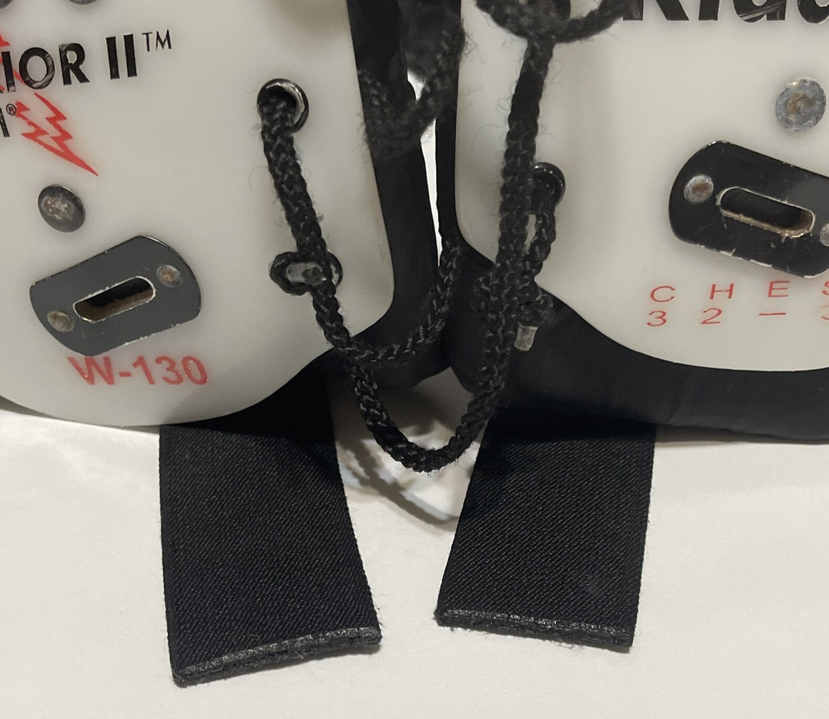 Riddell Warrior II W-130 ショルダーパッド Riddell Warrior ll W-130 Football Shoulder Pads Chest 32-34