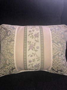 croscill throw pillows