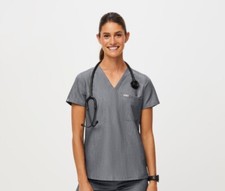 Figs Catarina Graphite Gray One Pocket Scrub Top Size Medium