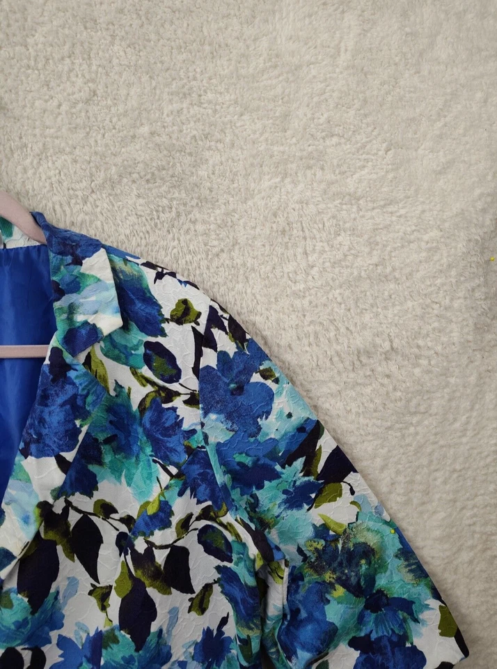 Traje de mujer Dressbarn 2X azul floral mezcla de algodón de un solo pecho acolchado hombro Foto 3 de 4