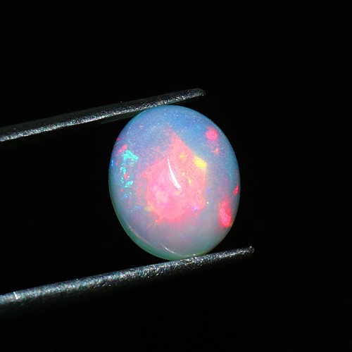 Ethiopian 2.70 Cts Color play white Opal Oval Cabochon Loose Gemstone 11x9x6 mm