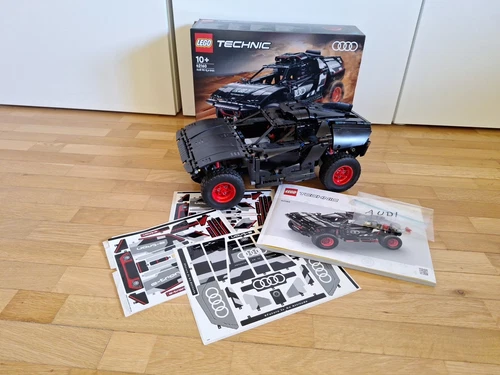 LEGO TECHNIC Audi rs q e-tron 42160 Neuwertig
