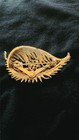 Vintage gold‑tone leaf design adorned w/pink Aurora Borealis rhinestones 50-60s — photo 4