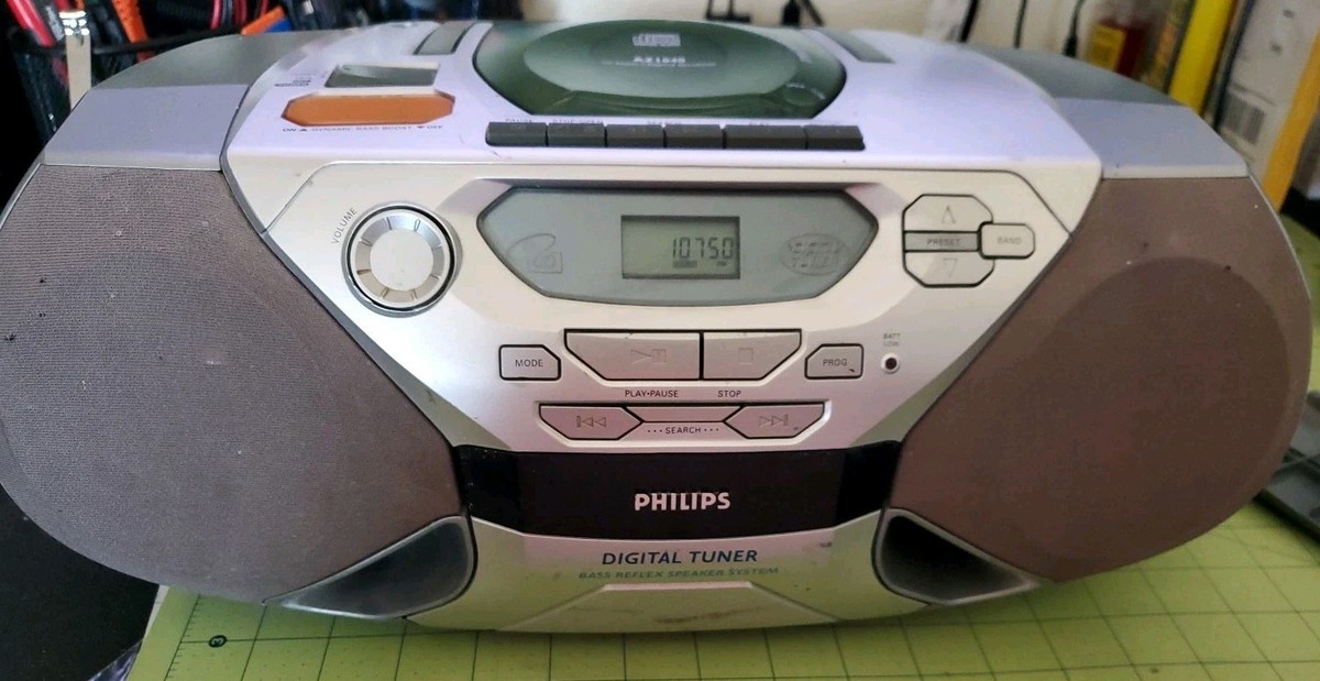 2000 Philips Boombox AZ1040 CD Cassette Radio Digital Tuner Bass