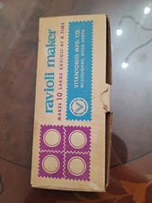 VINTAGE  KITCHEN PASTA MAKER  VITANTONIO RAVIOLI MAKER in BOX