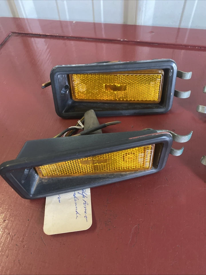 1970 'S 1977 ALTISSMO ALFA ROMEO ALFETTA JUEGO DE LUCES MARCADORAS LATERALES ÁMBAR ROJO Foto 3 de 4