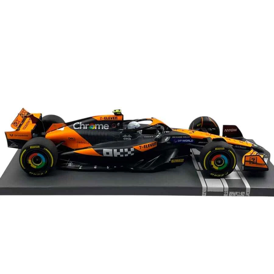 Modellino F1 Minichamps 1/18 McLaren MCL38 L. Norris #4 Hungarian GP 2024 Lim... - Immagine 4 di 4