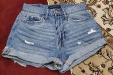 Aeropostale juniors medium wash Blue denim jean shorts Size 0 EUC