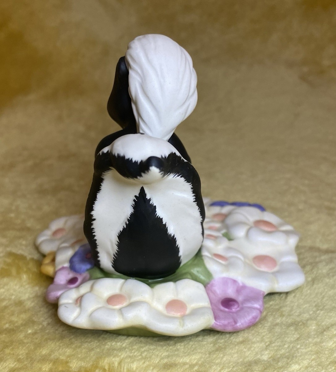 Walt Disney Classics Collection WDCC Flower Skunk Figurine From