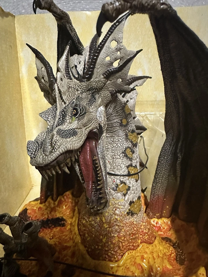 Todd McFarlane Toys FIRE DRAGON Clan 5 Deluxe Box Set Action Figure Creature NEW - Image 4 of 4