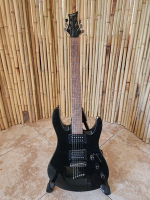 Guitar Mitchell MD150PK hand crafted in China s/n YMSG0831