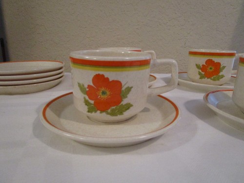 TEMPER-WARE BY LENOX 70'S FIRE FLOWER 4 CUPS & SAUCERS - Picture 2 of 5