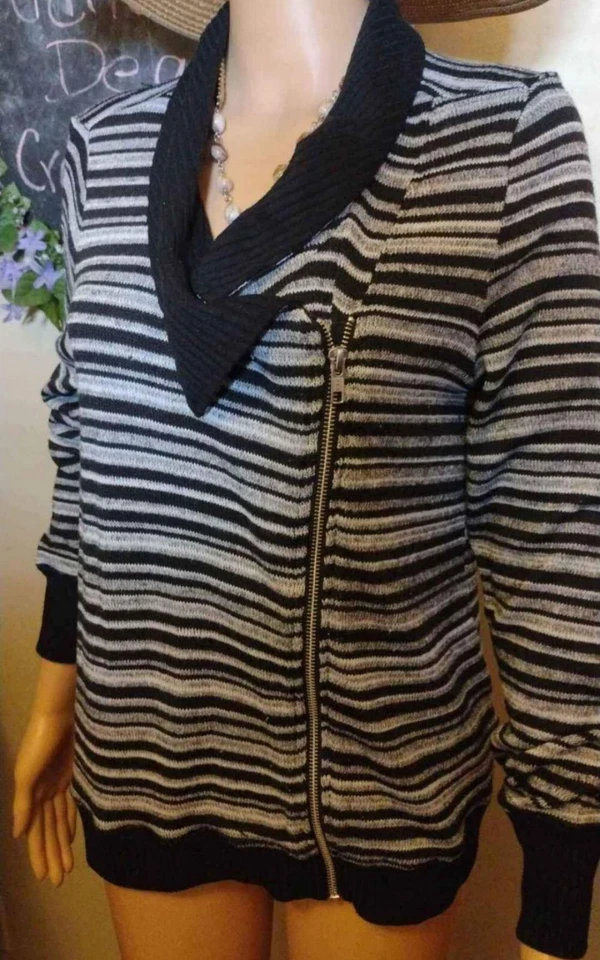 Woman's Size Large Jessica Simpson Long Sleeve Stripe Shirt - Image 4 of 4