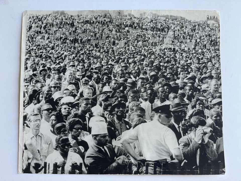 Martin Luther King, Civil Rights Press Photograph Includes COA. # ...