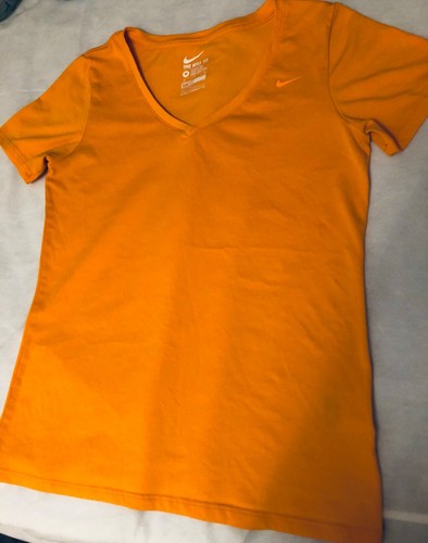 Women's size M NIKE Dri-Fit athletic Short Sleeve Orange V-neck Top - 第 1/3 張圖片