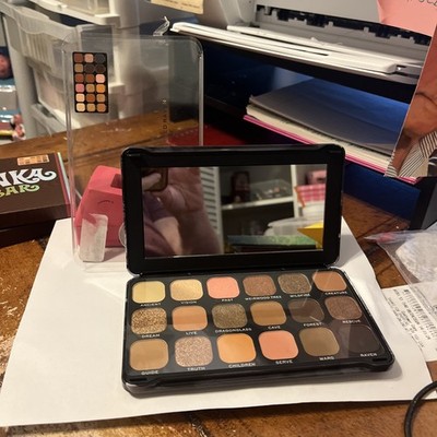 Revolution Game of Thrones 3 Eyed Raven Forever Flawless Shadow Palette 18 Color