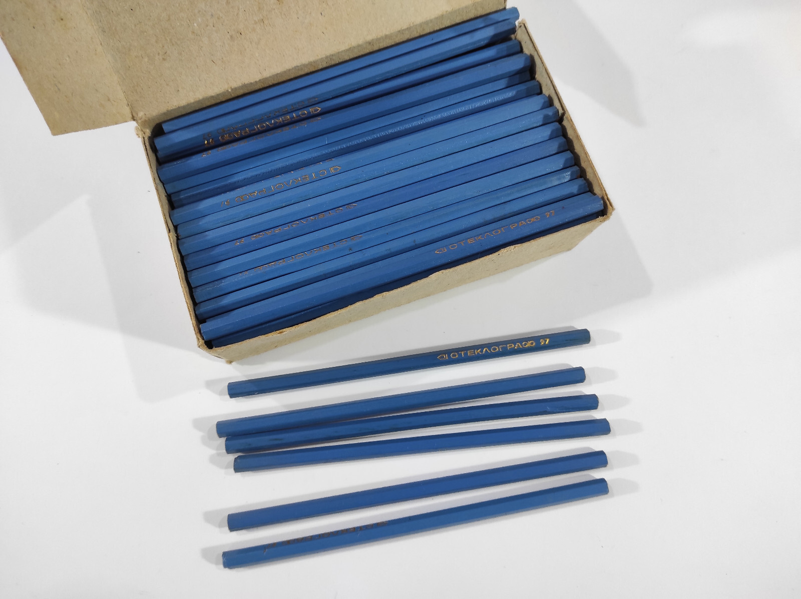 100 pencils for writing on glass made in the USSR 1979-image