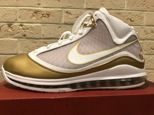 nike air jordan 1 moto