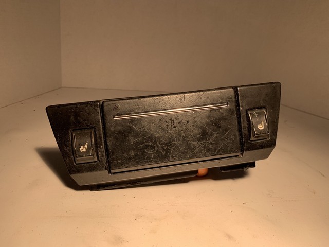 2005 Chrysler 300 Ash Tray With Cigarette Lighter And Heated Seat