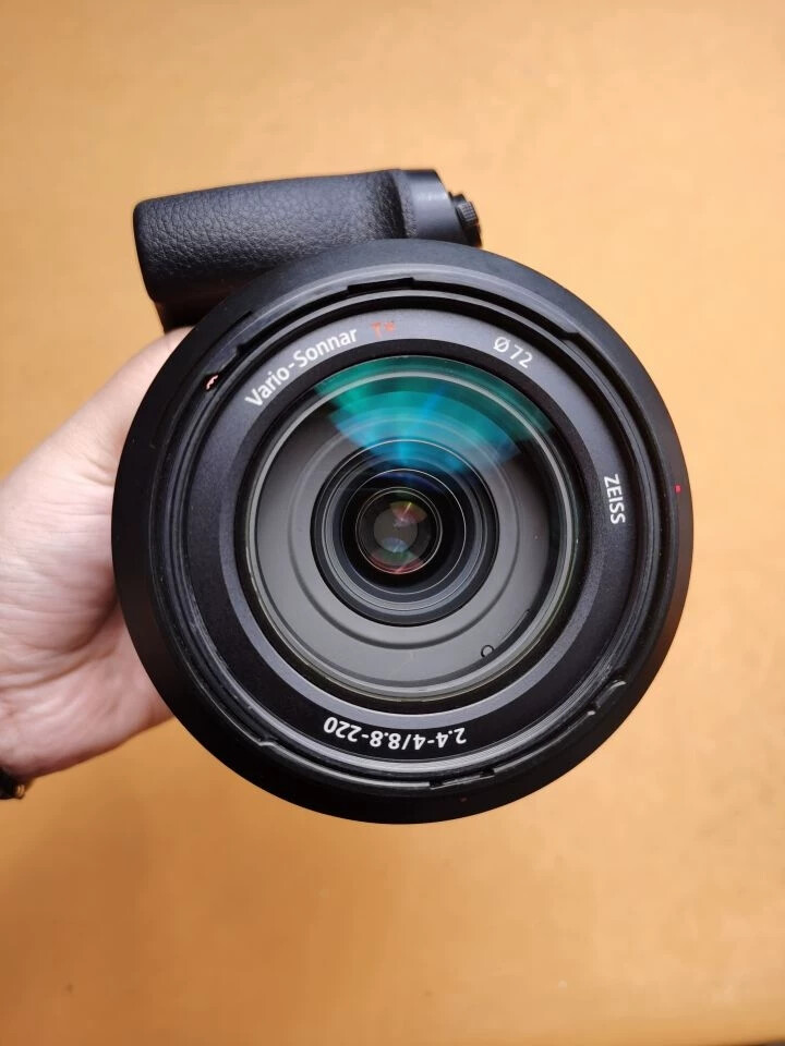 Sony DSC-RX10 III rx10m3 Cyber-shot F2.4 24-600mm Digital Still