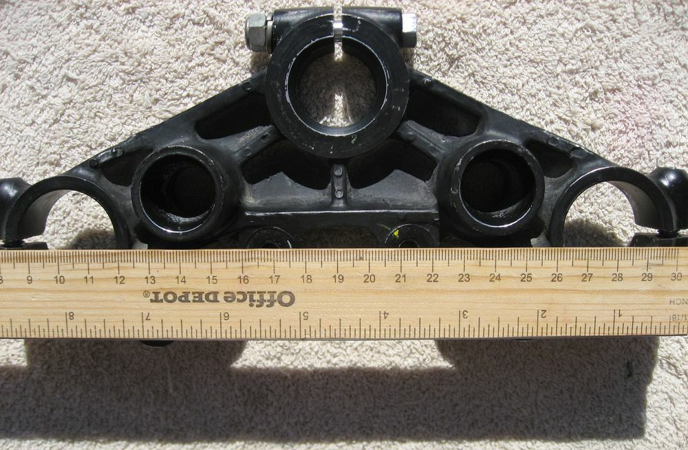 Kawasaki 44039-1023 Triple Tree w/ 46012-010 Risers KZ400/kz440