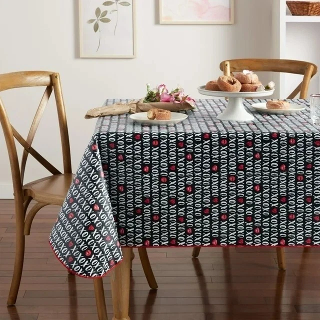 Way to Celebrate Valentine's Day XO Lips Hearts 60x102in PEVA Vinyl Tablecloth - Image 2 of 4