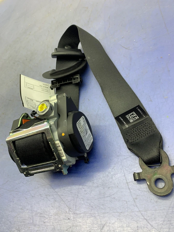 BMW M5 2012-2016 OEM retractor de cinturón de seguridad delantero derecho Foto 2 de 4