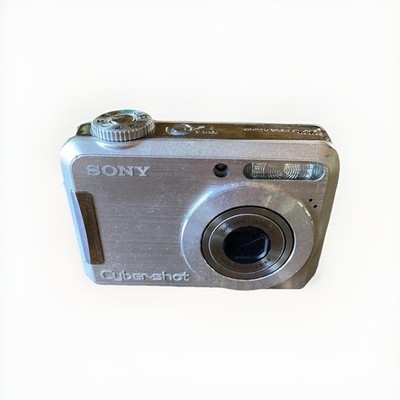 Sony Cybershot DSC-S730 7.2MP Digital Camera with 3x Optical Zoom. Parts only.