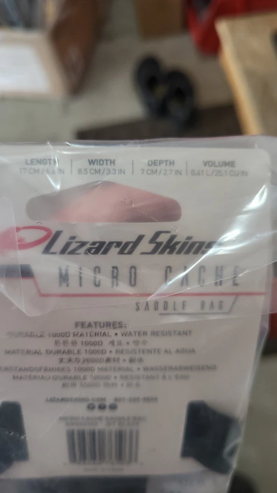 Lizard Skins Micro Cache Saddle Bag Small Jet Black Water Resistant Bike Bag - Image 3 of 3