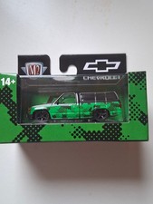 M2 Machines Auto-Thentics Release 100 1992 Chevrolet C1500 SS 454 (NP06)