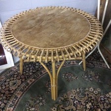 Table basse en rotin année 50