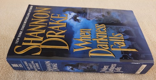 2 Vampire Romances - When Darkness Falls & The Devil's Knight (both like new) - Picture 6 of 9