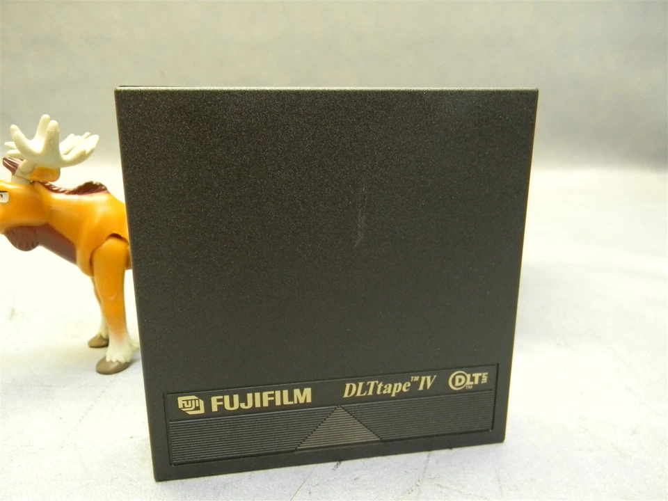 FujiFilm DLTtape IV Data Cartridge 40GB/80GB with cases Lot of 4 - Image 3 of 4