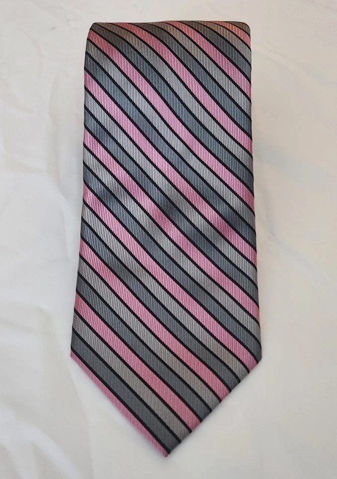 Knots for Hope Susan G Komen 男式灰色、黑色和粉红色条纹男式领带 — 第 2/4 张图片