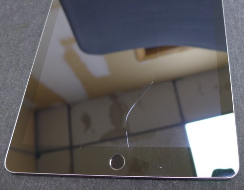 Apple iPad Air 2, A1566, A8X, 2GB, 16GB, Wi-Fi, 9.7",Space Gray- Cracked Screen - Picture 4 of 7