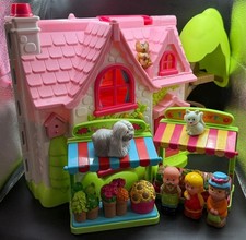 Happyland Cherry Lane Cottage Market Bundle Playset Figures & Pets