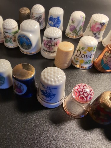 Bulk Lot x22 Collectable Vintage Thimbles Antique Brass, Glass & More! ESTATE - Picture 8 of 10