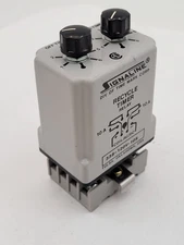 Signaline BE3-27-1A1N2 Recycle Timer Relay With Socket Base 10A 8 Pin 120V