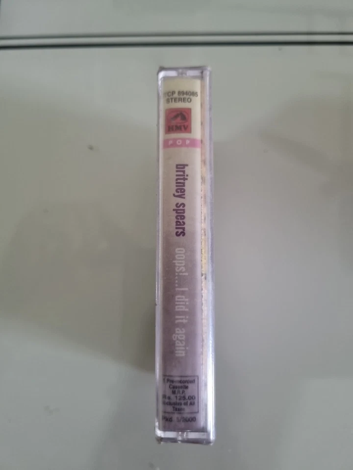 Britney Spears Oops I Did It Again AUDIO CASSETTE INDIA IMPORT SEALED MINT - Image 2 of 4